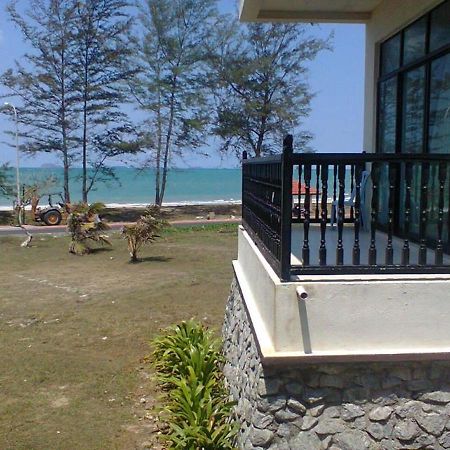 Mersing Beach Resort Extérieur photo